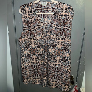 Vanheusen sleeveless vneck blouse I. Fun boho pattern